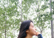 生活在别处：雯雯与VV7的快意人生