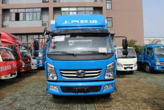 上汽跃进X500
