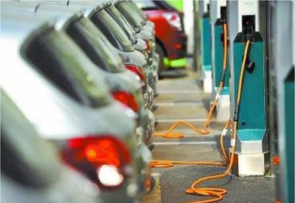 新能源汽车，我要吹爆的是丰田PHEV