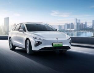 荣威D7 EV限时优惠12.98万起 击穿B级纯电轿车入门价