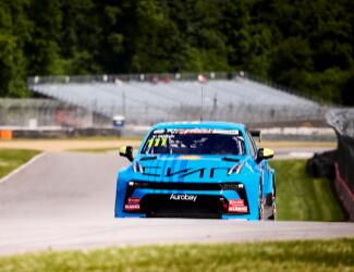领克车队2024TCR美国站包揽领奖台，中国汽车首次登顶美国赛场