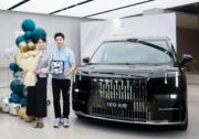 极氪为田亮、叶一茜交付第1000台极氪009光辉