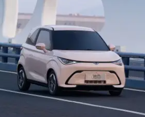 新能源小车新领袖之争：凯翼拾月VS吉利熊猫mini，全方位比拼