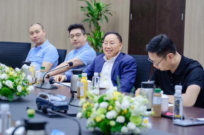 从共话到共创 问界以用户思维破局新豪华
