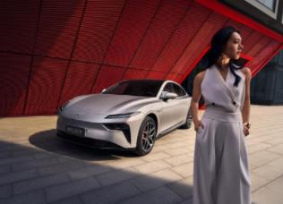 2025款东风奕派007 超高颜值同级无对手，操控精准更带劲！