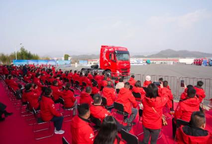 十年同心再启程 东风天龙哥俱乐部2026客户盛典圆满成功